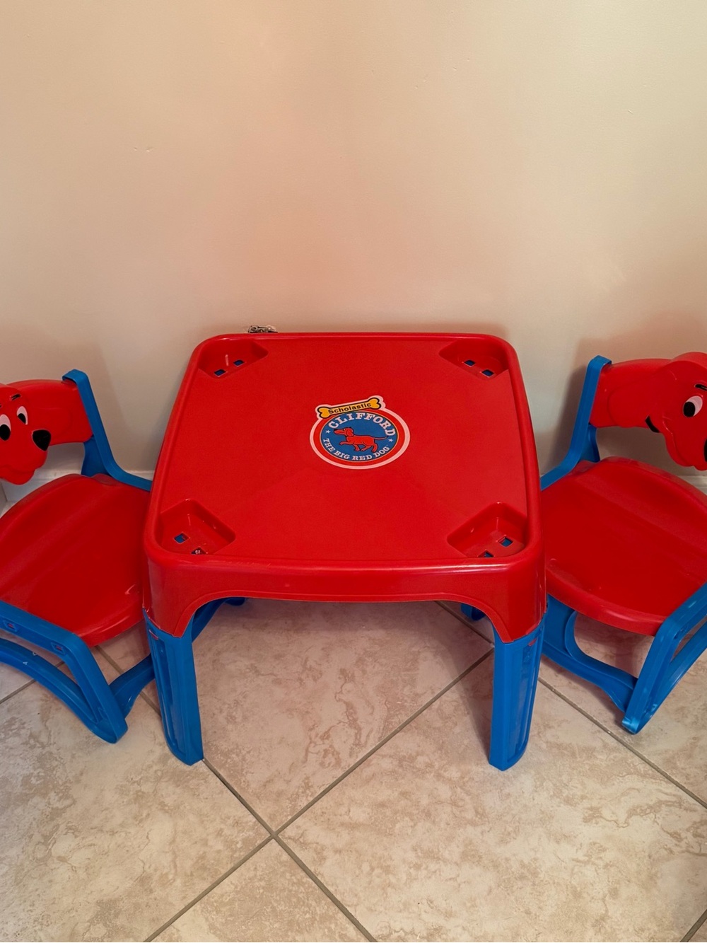 Vintage Scholastic Clifford The Big Red Dog Table and Chairs Set